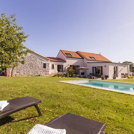 Boheme Avec Terrasse Et Parking, A Proximite De Planete Sauvage - Fr-1-306-1305 *