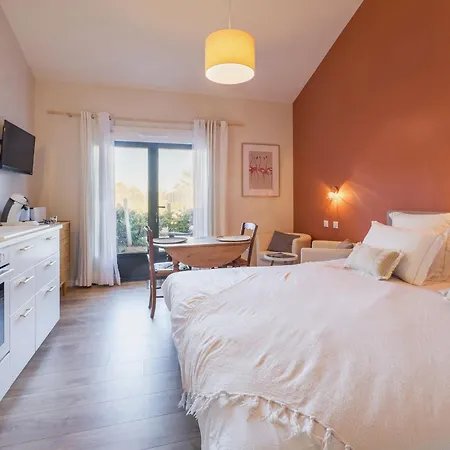 Boheme Avec Terrasse Et Parking, A Proximite De Planete Sauvage - Fr-1-306-1305