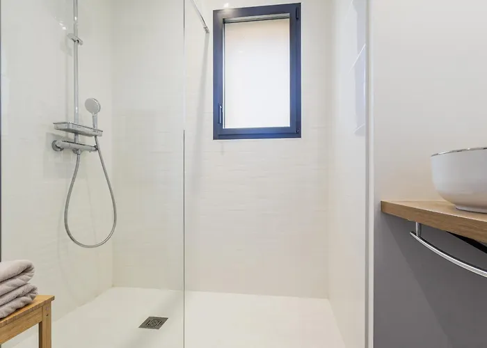 Boheme Avec Terrasse Et Parking, A Proximite De Planete Sauvage - Fr-1-306-1305